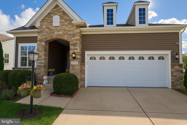 5544 Old Colony Ct, White Plains