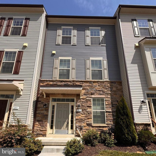 203 Pomegranate Ln, Frederick