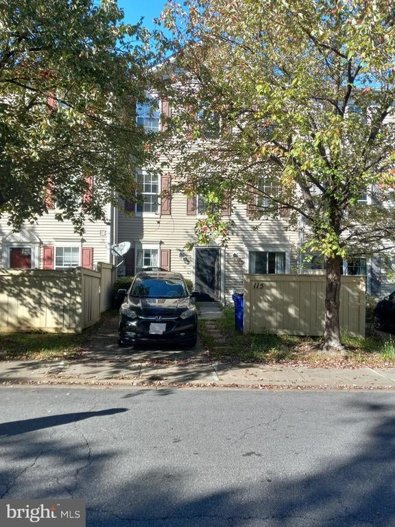 115 Heathfield Dr, Frederick