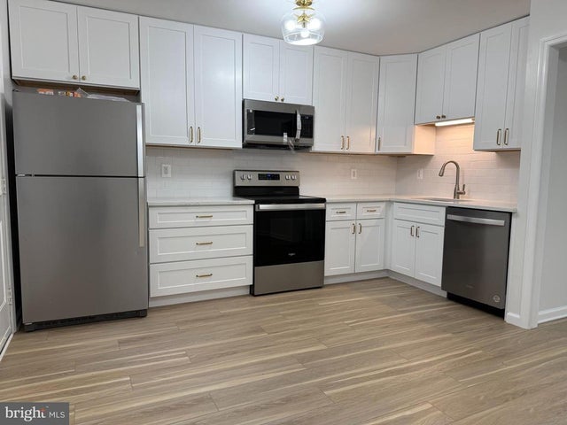 7308 E Springbrook Ct, Middletown