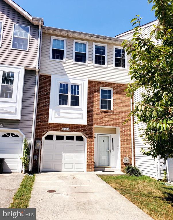 9575 Donnan Castle, Laurel