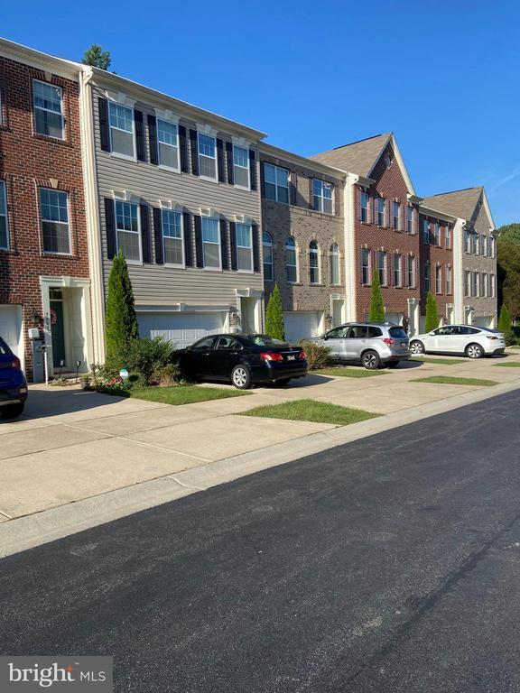 7885 River Rock Way, Columbia