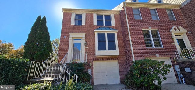 5501 April Journey #125, Columbia