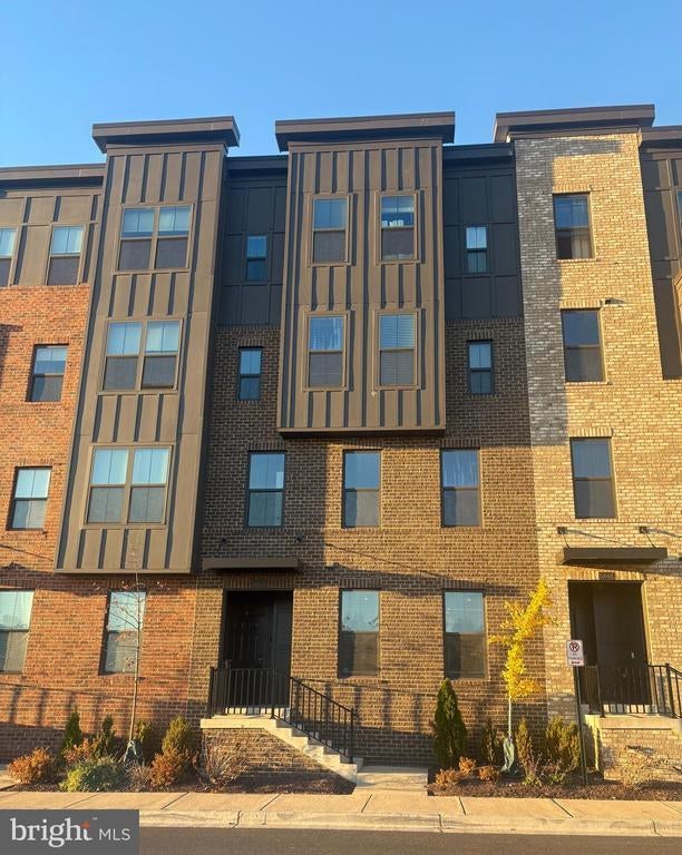 10050 American Pharoah Ln #a, Laurel