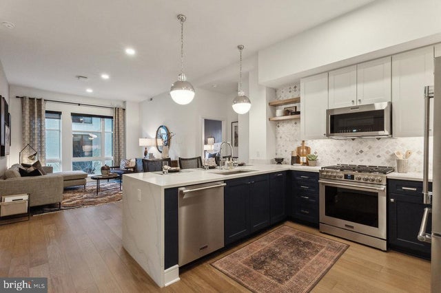 8015 Old Georgetown Rd, Bethesda