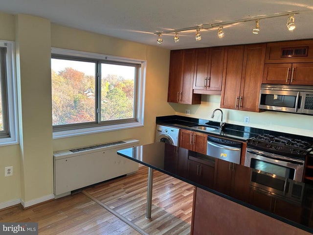 7333 New Hampshire Ave #1107, Takoma Park