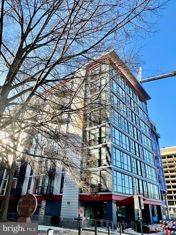 1320 Fenwick Ln #808, Silver Spring