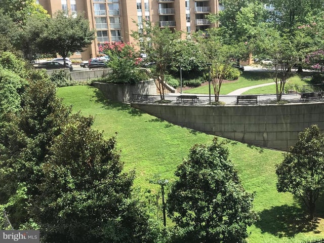 4515 Willard Ave #719s, Chevy Chase