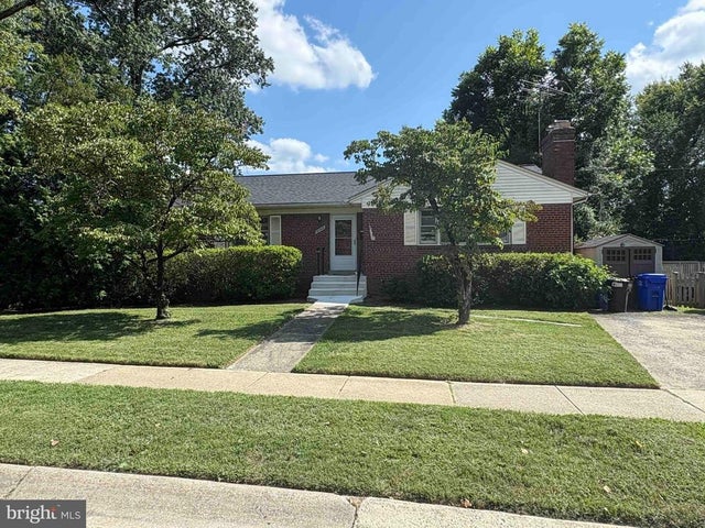 9702 Singleton Dr, Bethesda