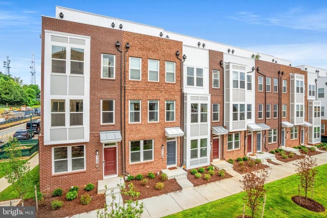 3122 Nina Clarke Dr, Rockville