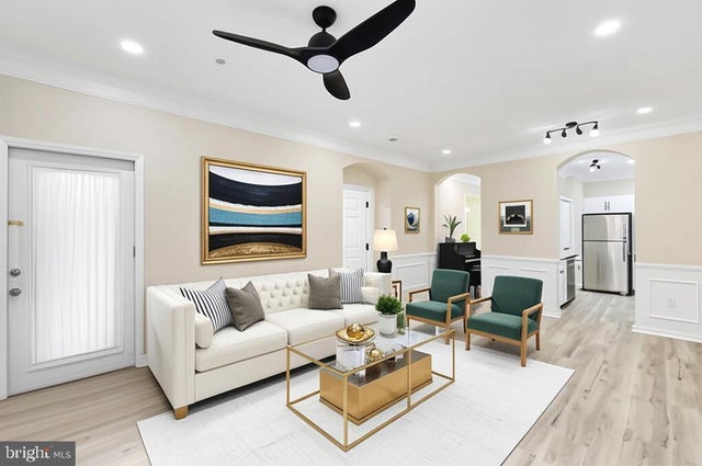 3 Arch Pl #124, Gaithersburg