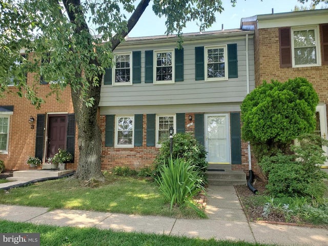 2 Chantilly Ct, Rockville