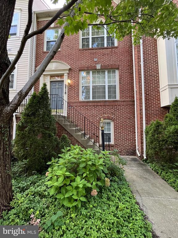 9718 Athletic Way, Gaithersburg