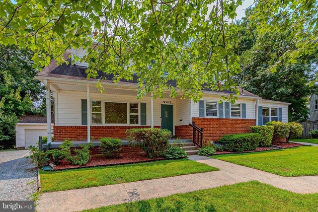 9703 Stoneham Ter, Bethesda