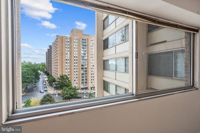4515 Willard Ave #1520s, Chevy Chase