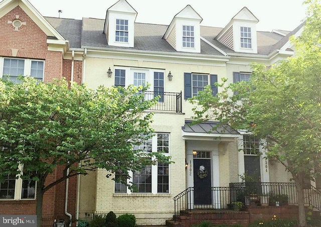 1302 Gaither Rd, Rockville