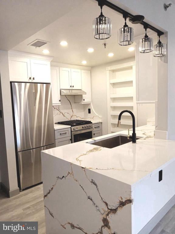 4808 Moorland Ln #801, Bethesda