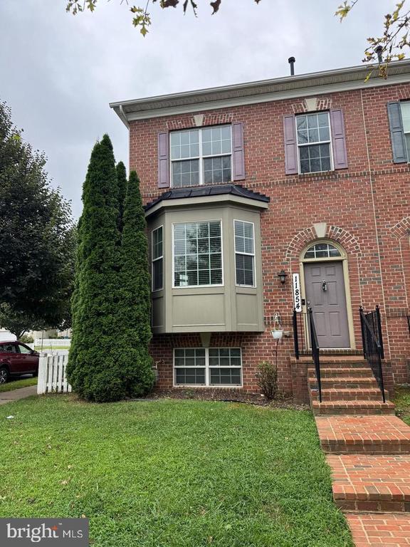 11854 Skylark Rd, Clarksburg