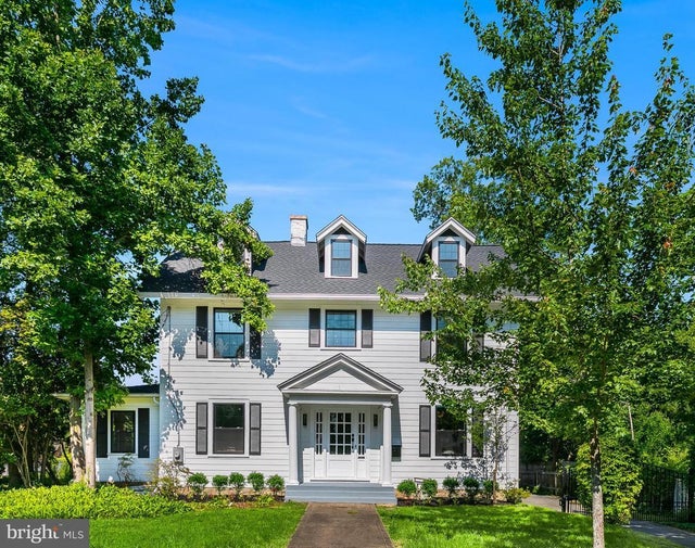 6818 Connecticut Ave, Chevy Chase