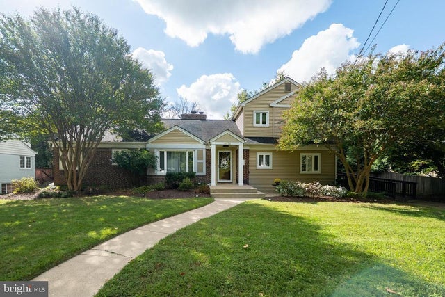 4614 Roxbury Dr, Bethesda