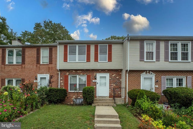 27 Briarstone Ln, Gaithersburg