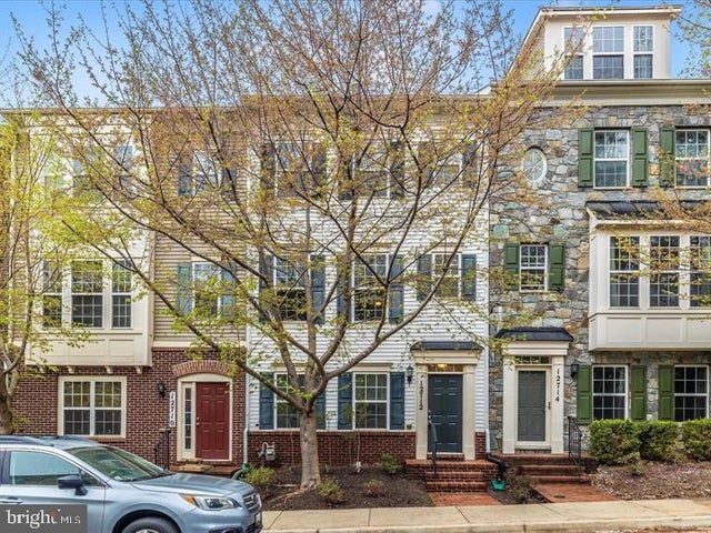 12712 Horseshoe Bend Cir, Clarksburg