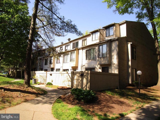 9469 Chadburn Pl, Gaithersburg