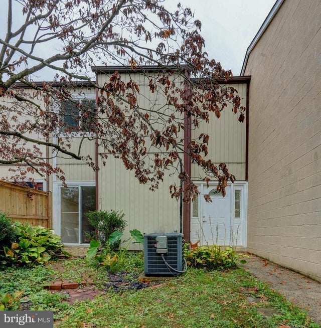 7687 Laytonia Dr, Gaithersburg