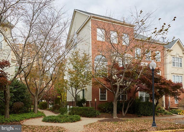 15716 Winners Dr, Gaithersburg