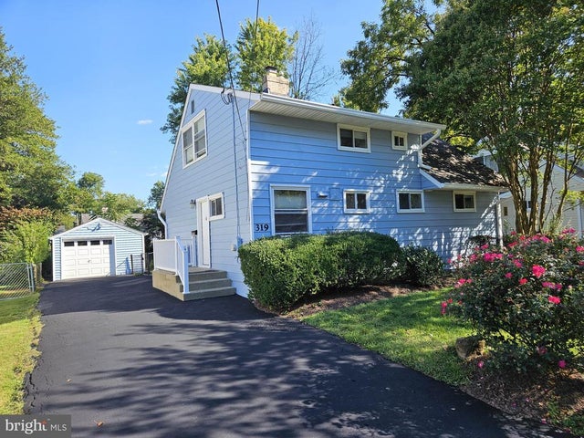 319 Dean Dr, Rockville