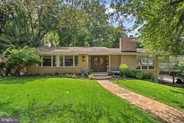 7713 Arrowood Ct, Bethesda