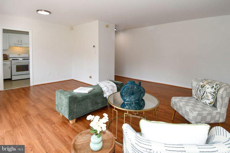 10637 Montrose Ave #204, BETHESDA