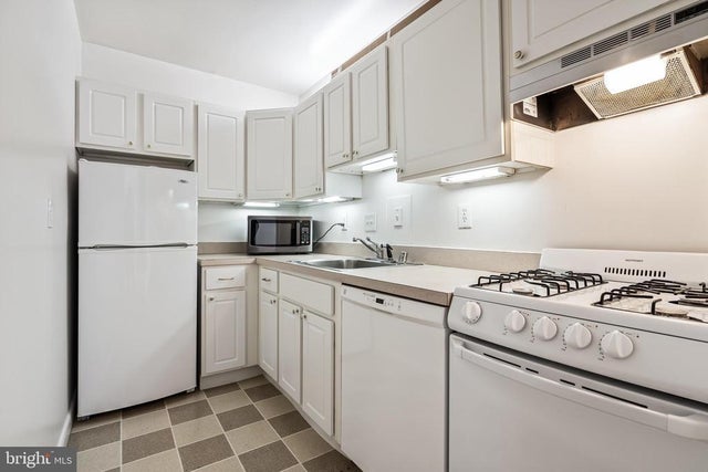 4515 Willard Ave #1120 S, Chevy Chase