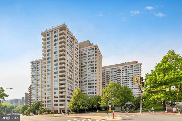 4515 Willard Ave #2121s, Chevy Chase