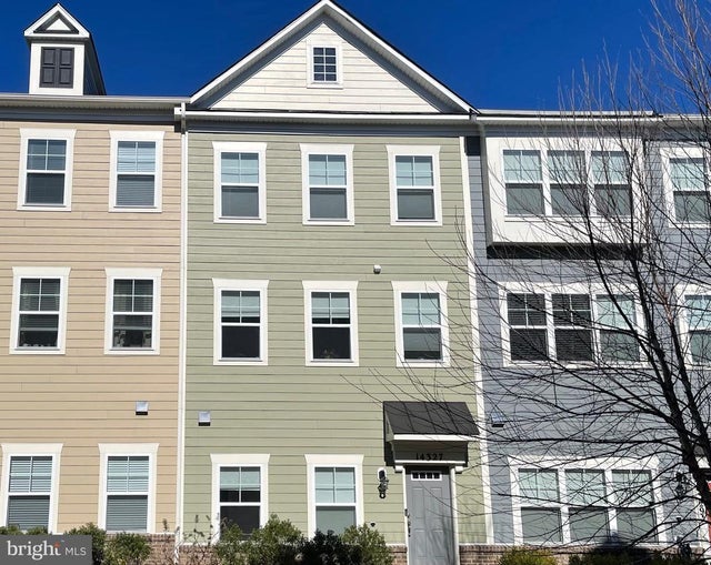 14327 Summit View Ln, Rockville