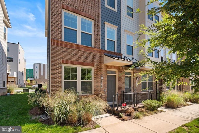 128 Stowe Dr, Gaithersburg