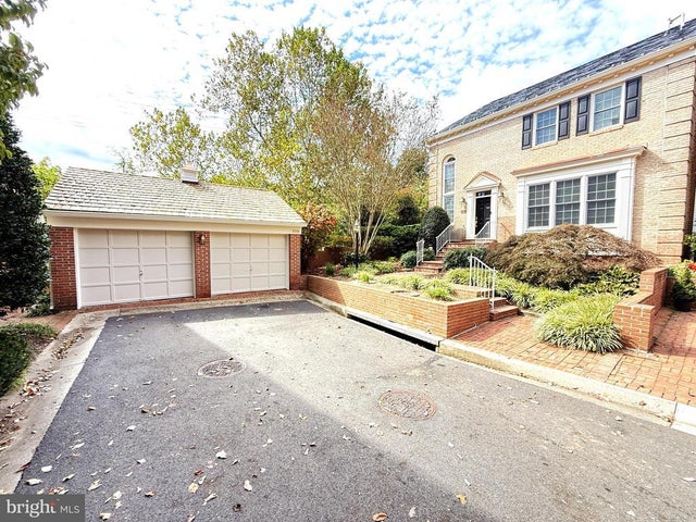 8300 Rising Ridge Way, Bethesda