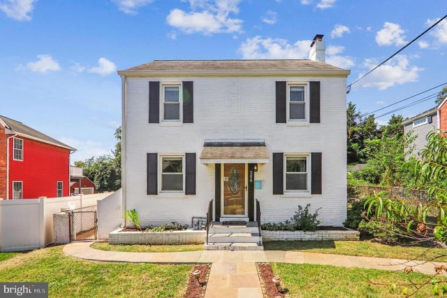 206 Timberwood Ave, Silver Spring