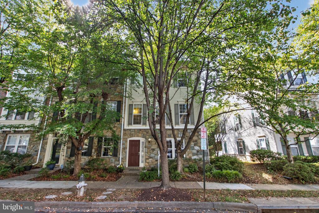 110 Elmcroft Blvd, ROCKVILLE