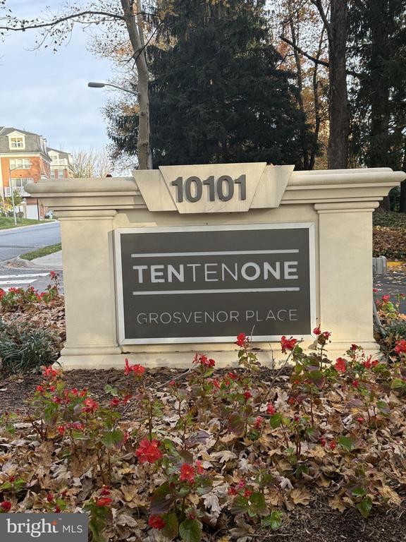 10101 Grosvenor Pl #1006, Rockville