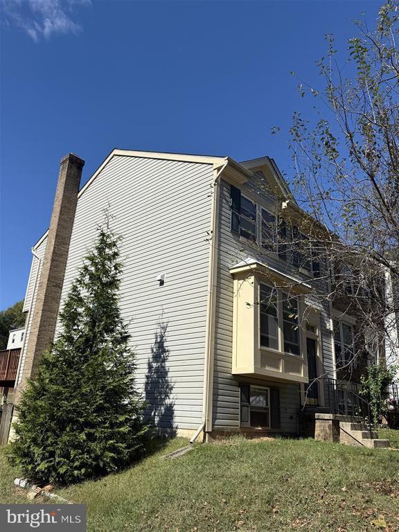 102 Smoothleaf Ln, Gaithersburg