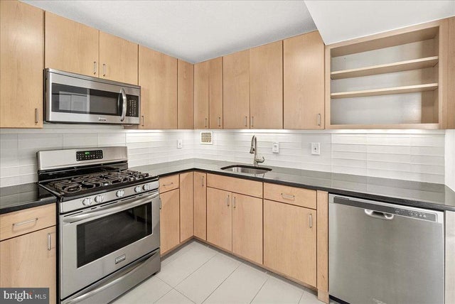 118 Monroe St #1208, Rockville