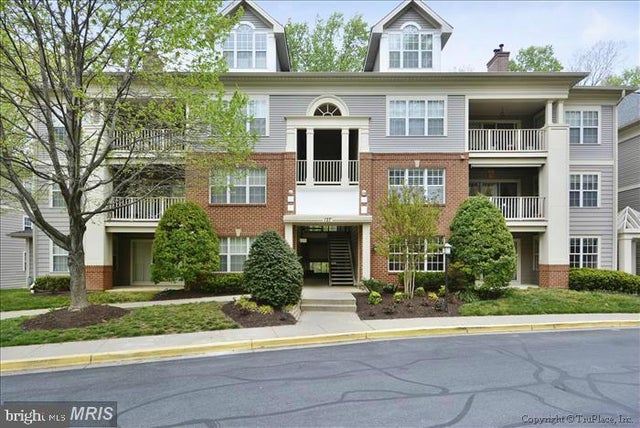 127 Timberbrook Ln #203, Gaithersburg