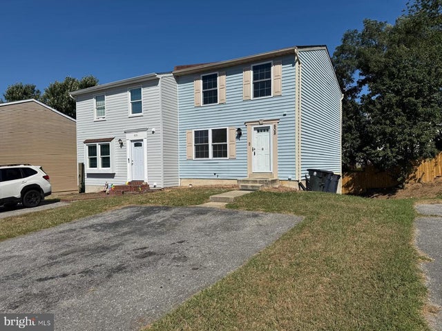 808 Avanti, Hyattsville