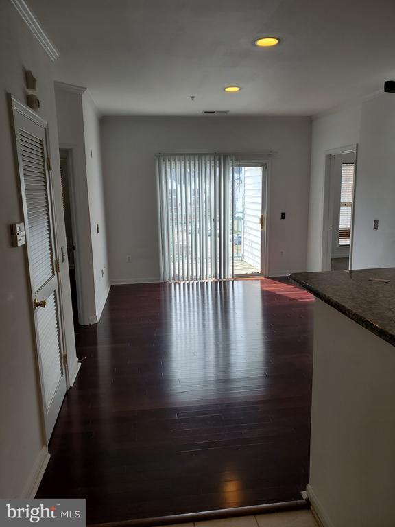 15612 Everglade Ln #403, Bowie