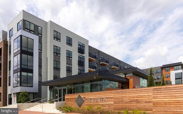 145 Riverhaven Dr #122, National Harbor