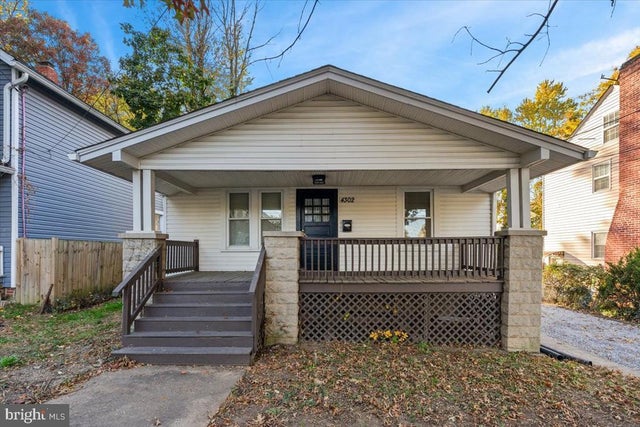 4302 30th St, Mount Rainier