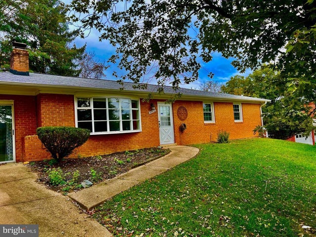 6916 Crafton Ln, Clinton