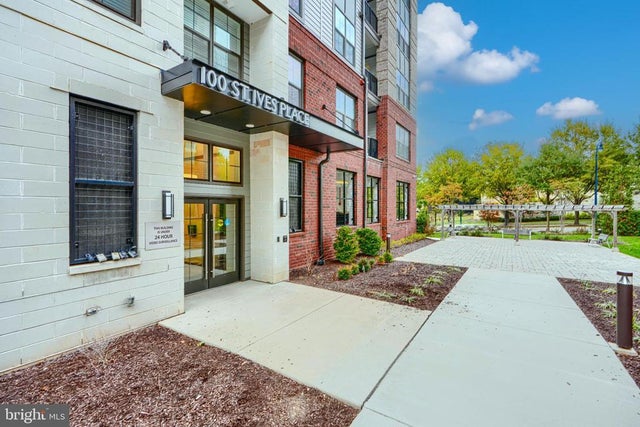 100 Saint Ives Pl #203, Oxon Hill