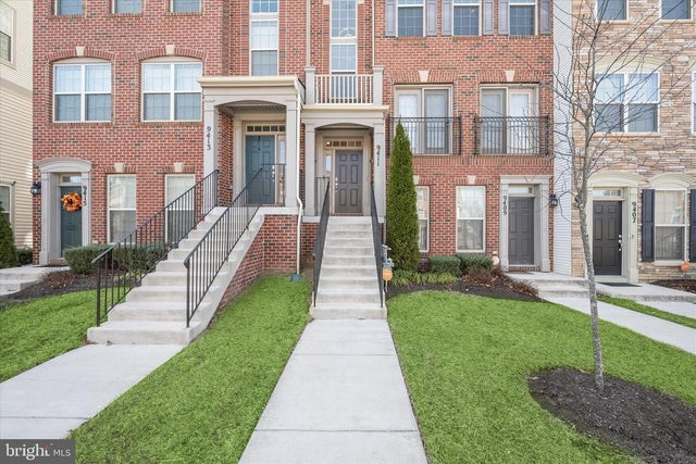 9411 Geaton Park Pl, Lanham